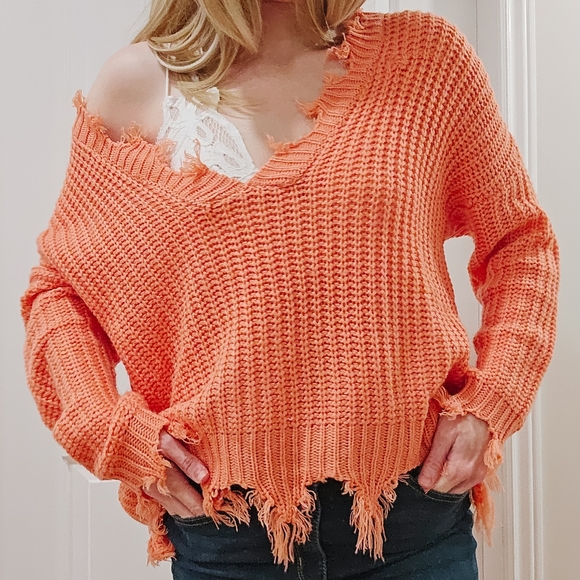 Red Dress Boutique Distressed Knitted Oversized Sweater. Like Brand New Size S/M - Picture 1 of 6